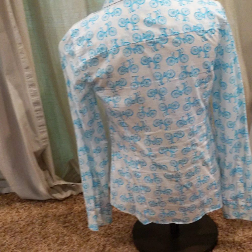 Crown & ivy button up shirt - Picture 3 of 4